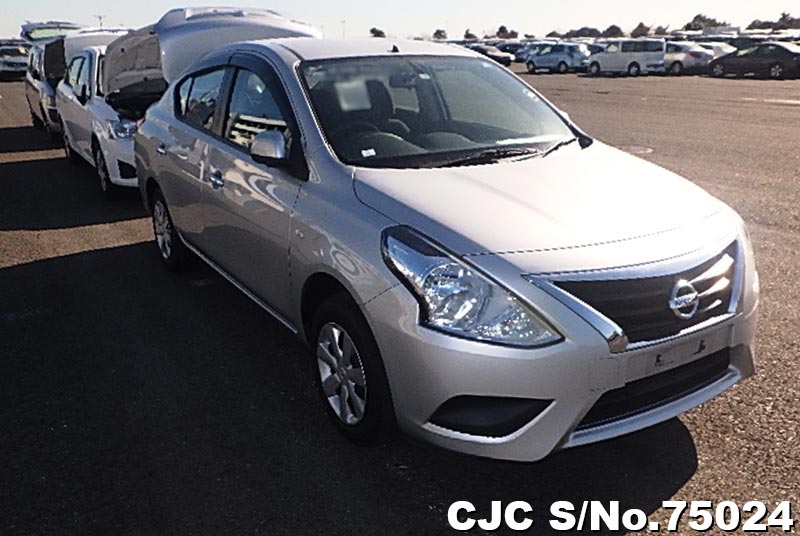 Nissan latio 2015